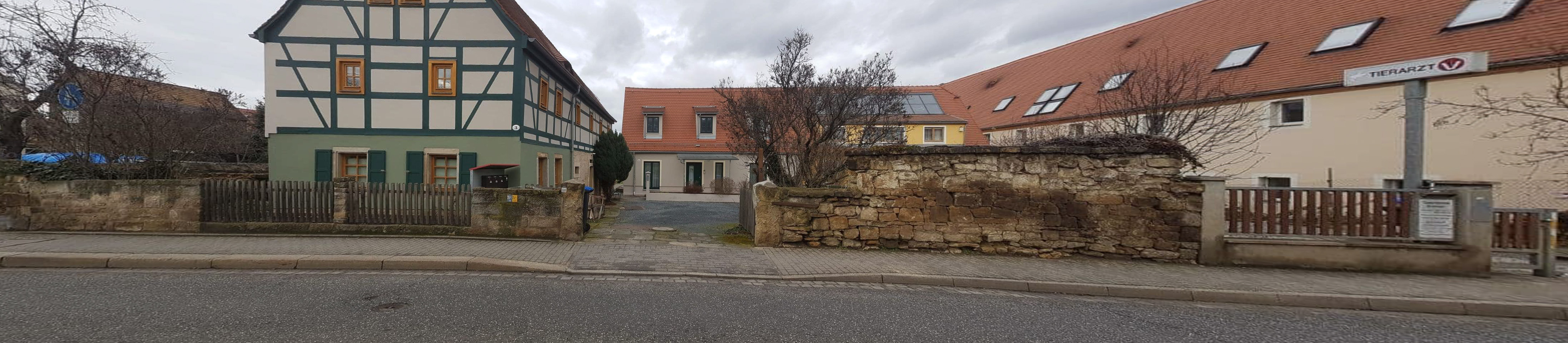 Eingang Pension Hundemüde in Dresden